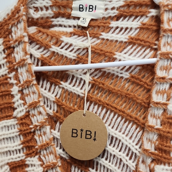 BiBi Rust and Cream Checkerboard Knit Cardigan - Picture 3 of 4